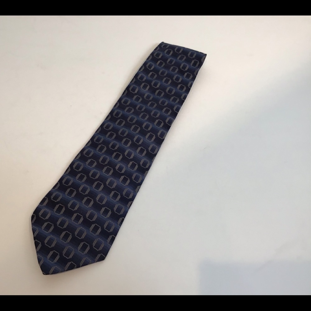 ZYLOS GEORGE MACHADO 100% SILK TIE NAVY EUC